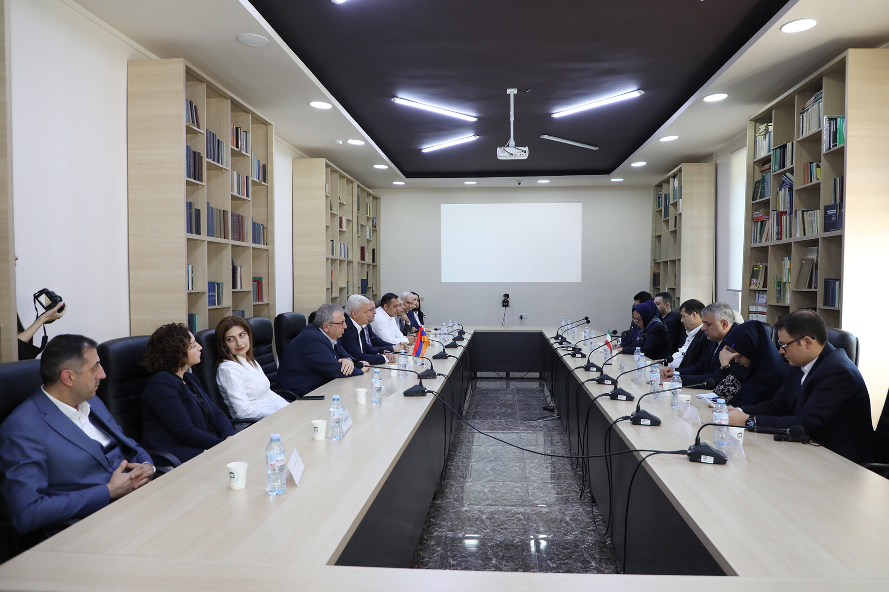 Իրանի սպորտի և երիտասարդության նախարար Ահմադ Դոնիամալին այցելել է մարզական և կրթական հաստատություններ