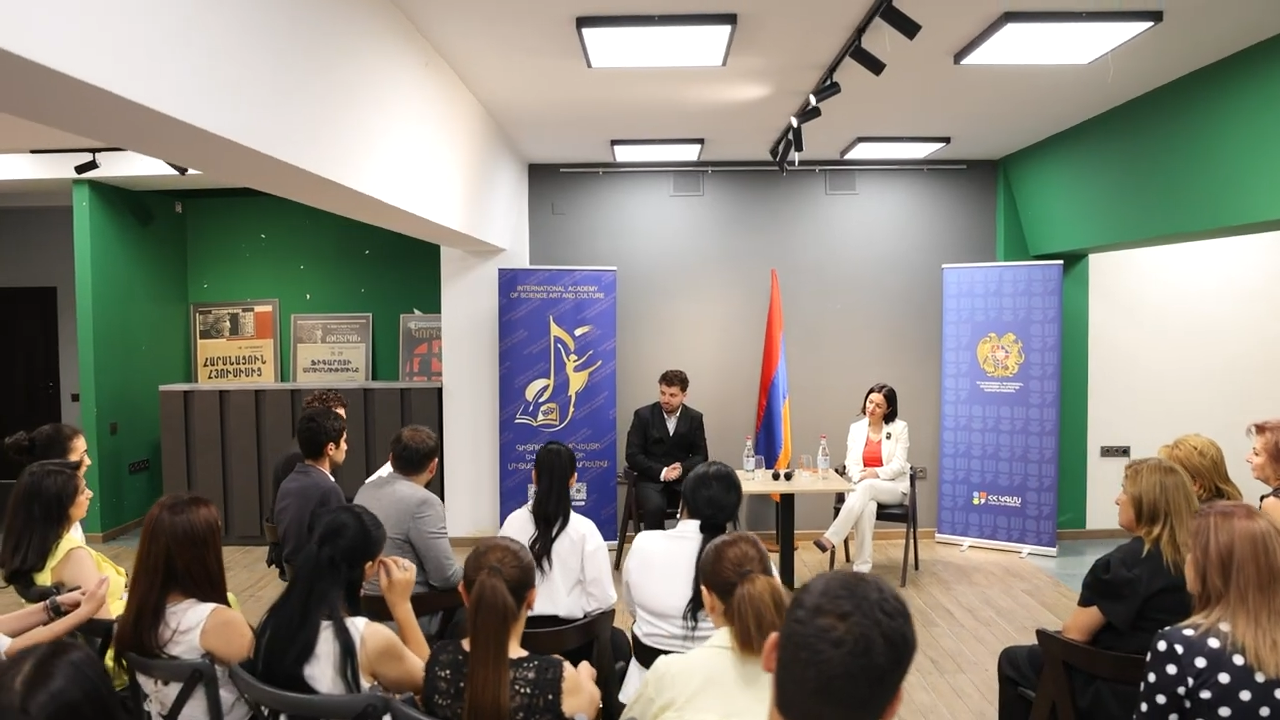 ԿԳՄՍ նախարար Ժաննա Անդրեասյանը հանդիպել է Գիտության, արվեստի և մշակույթի միջազգային ակադեմիայի երիտասարդական խորհրդի անդամների հետ