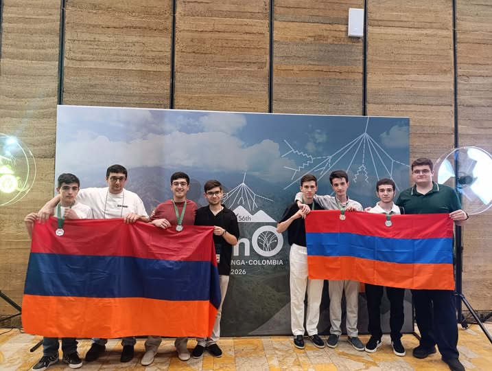 Two silver and three bronze medals at the 56th International Physics Olympiad